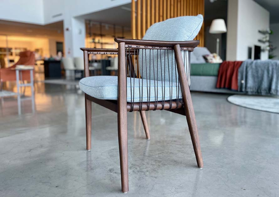 Poltrona Frau, Viola